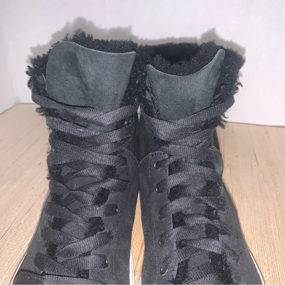Ugg Beven Black Suede Fur Sheerling Lined high top Sneakers Women’s  8 lace up - Picture 10 of 16